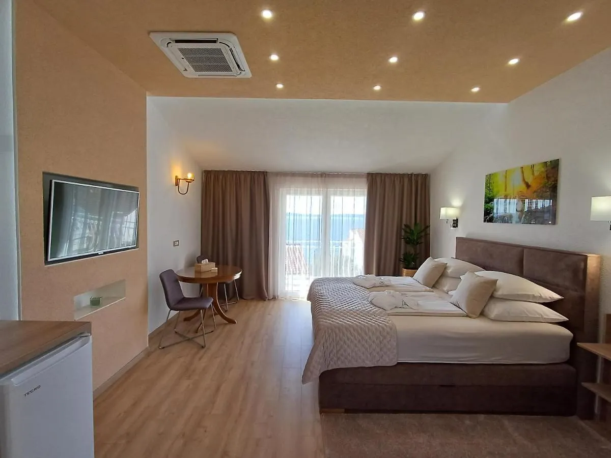 Delux Soba Sa Pogledom Na More, Hidromasaznom Kadom I Balkonom Trogir