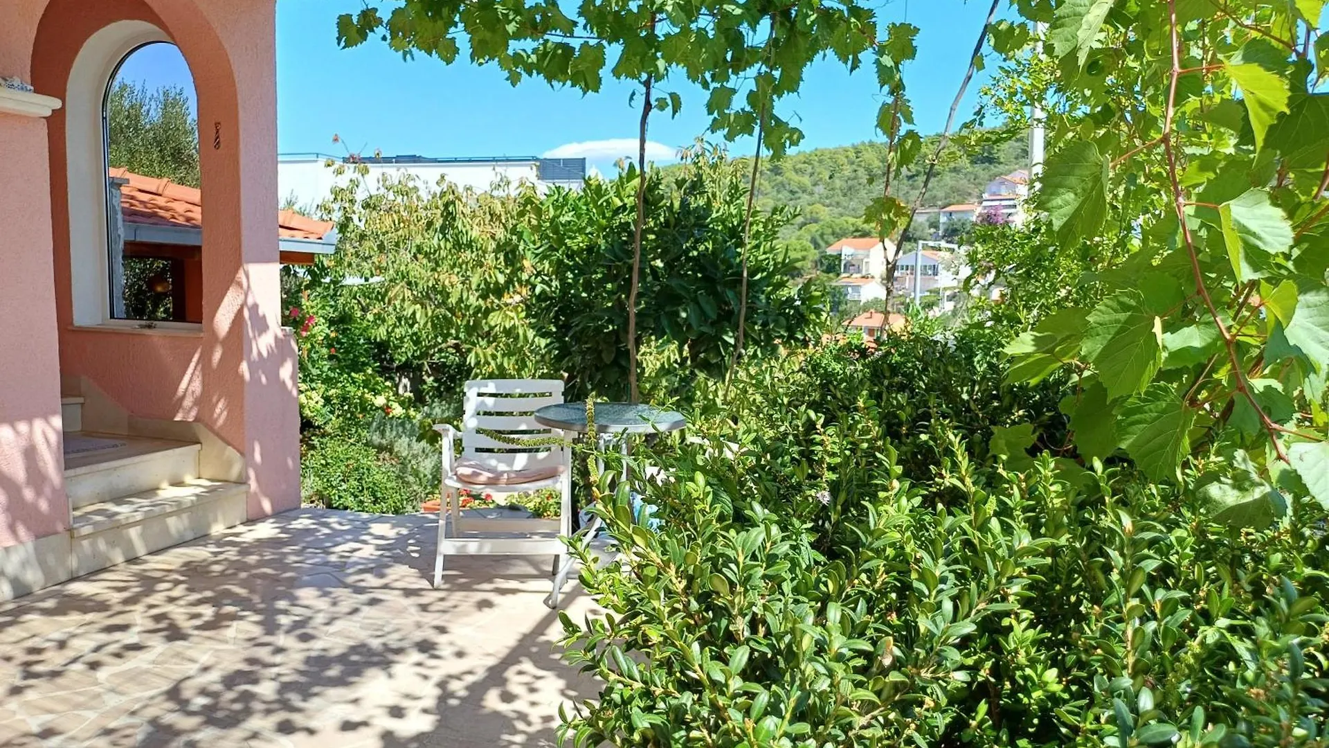 Apartment Delux Soba Sa Pogledom Na More, Hidromasaznom Kadom I Balkonom Trogir