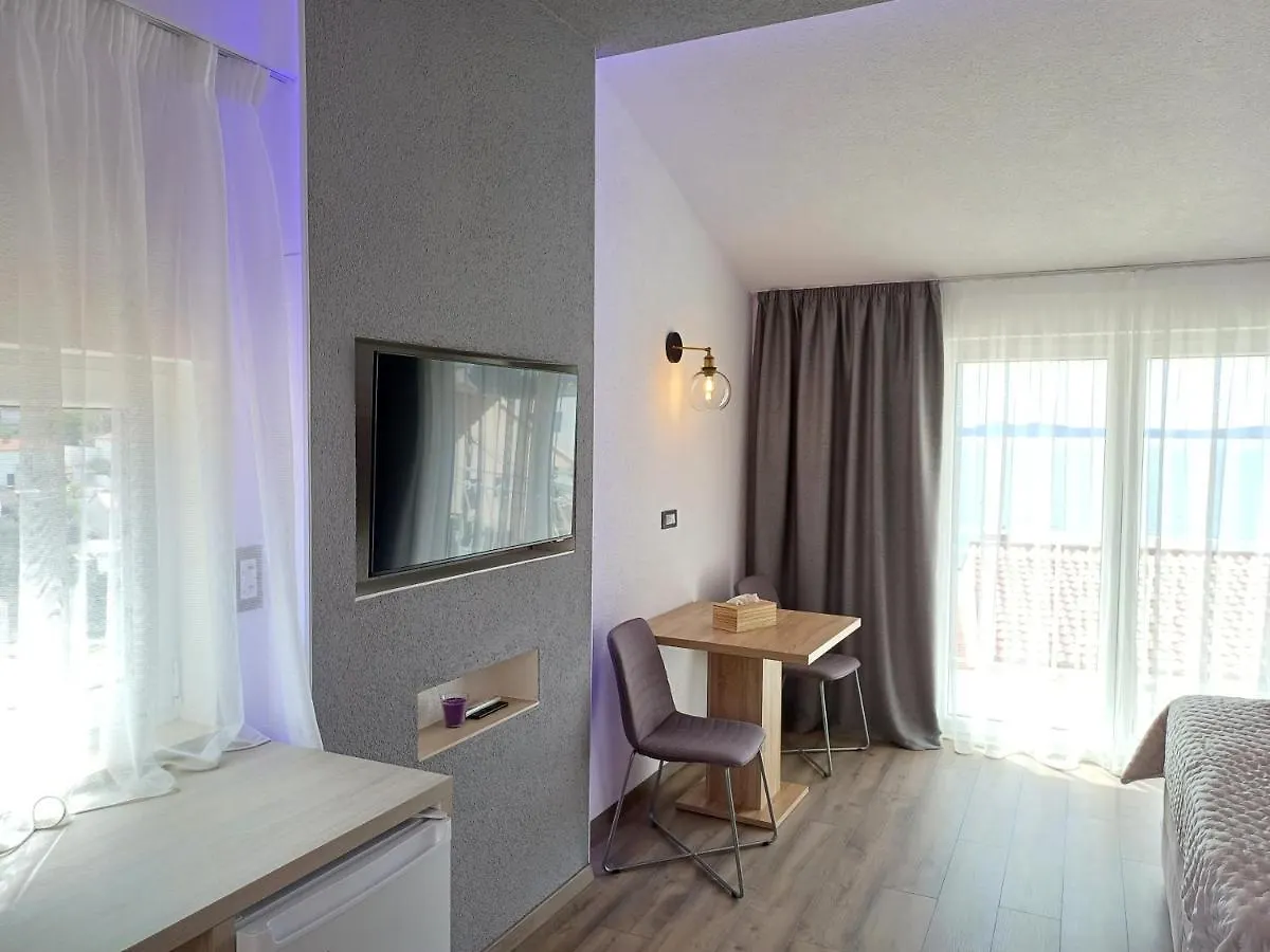 Delux Soba Sa Pogledom Na More, Hidromasaznom Kadom I Balkonom Trogir Apartment