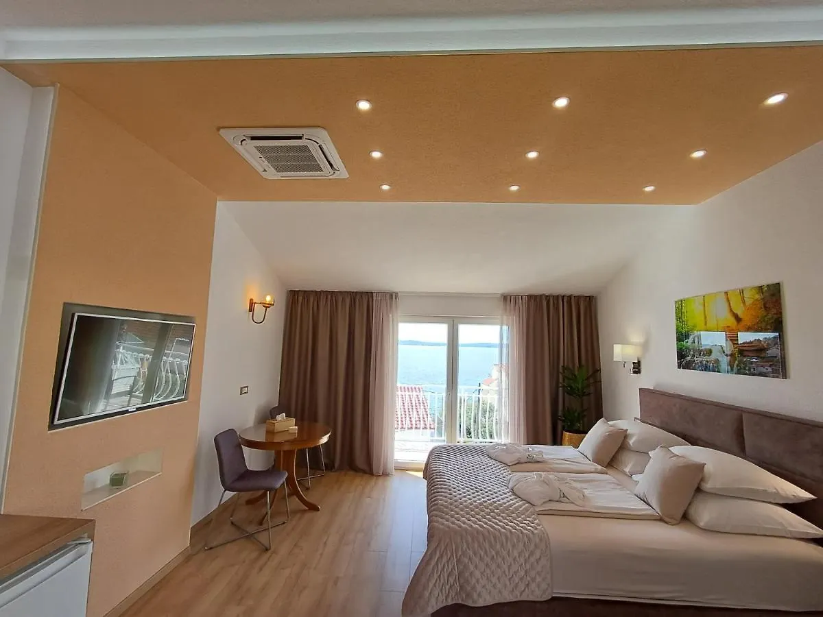 Delux Soba Sa Pogledom Na More, Hidromasaznom Kadom I Balkonom Trogir Apartment