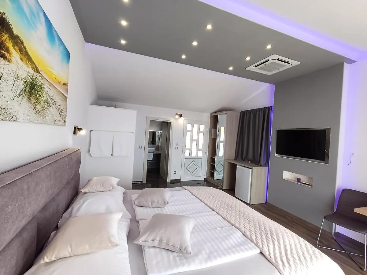 Apartment Delux Soba Sa Pogledom Na More, Hidromasaznom Kadom I Balkonom Trogir