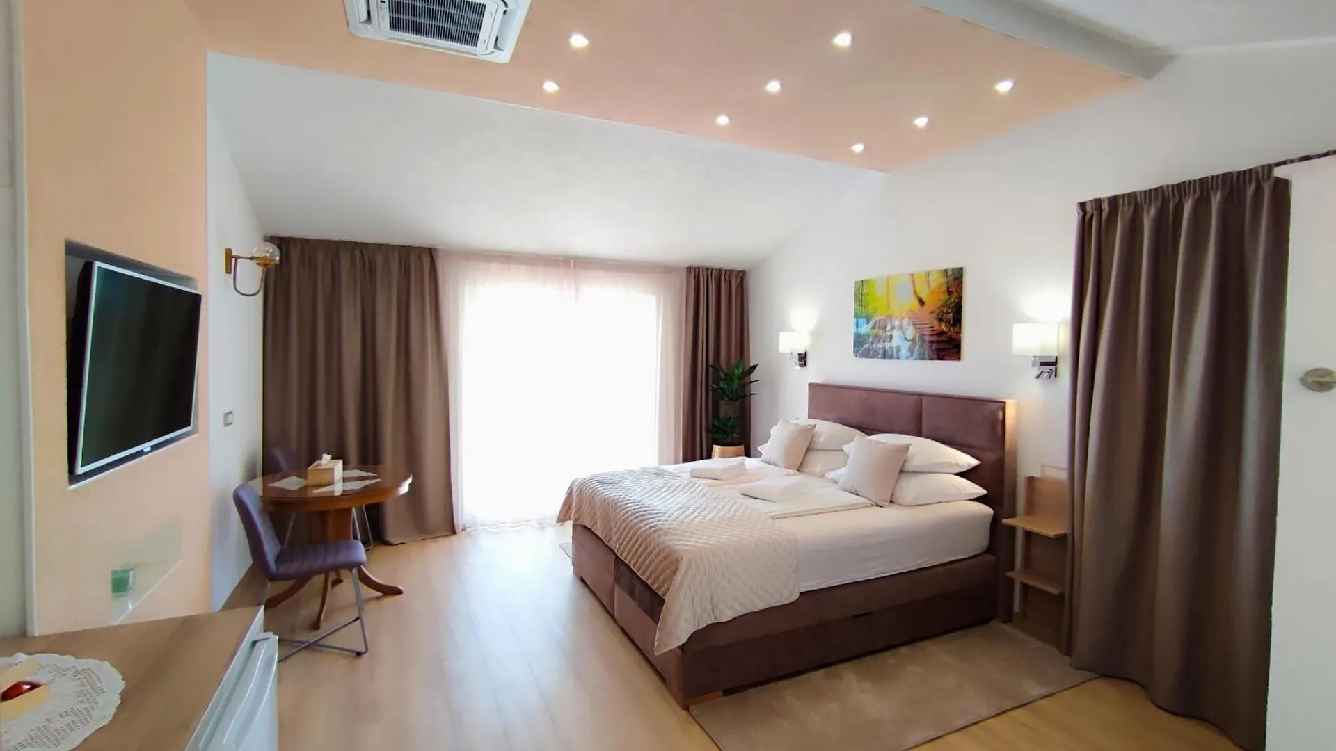 Delux Soba Sa Pogledom Na More, Hidromasaznom Kadom I Balkonom Trogir Apartment